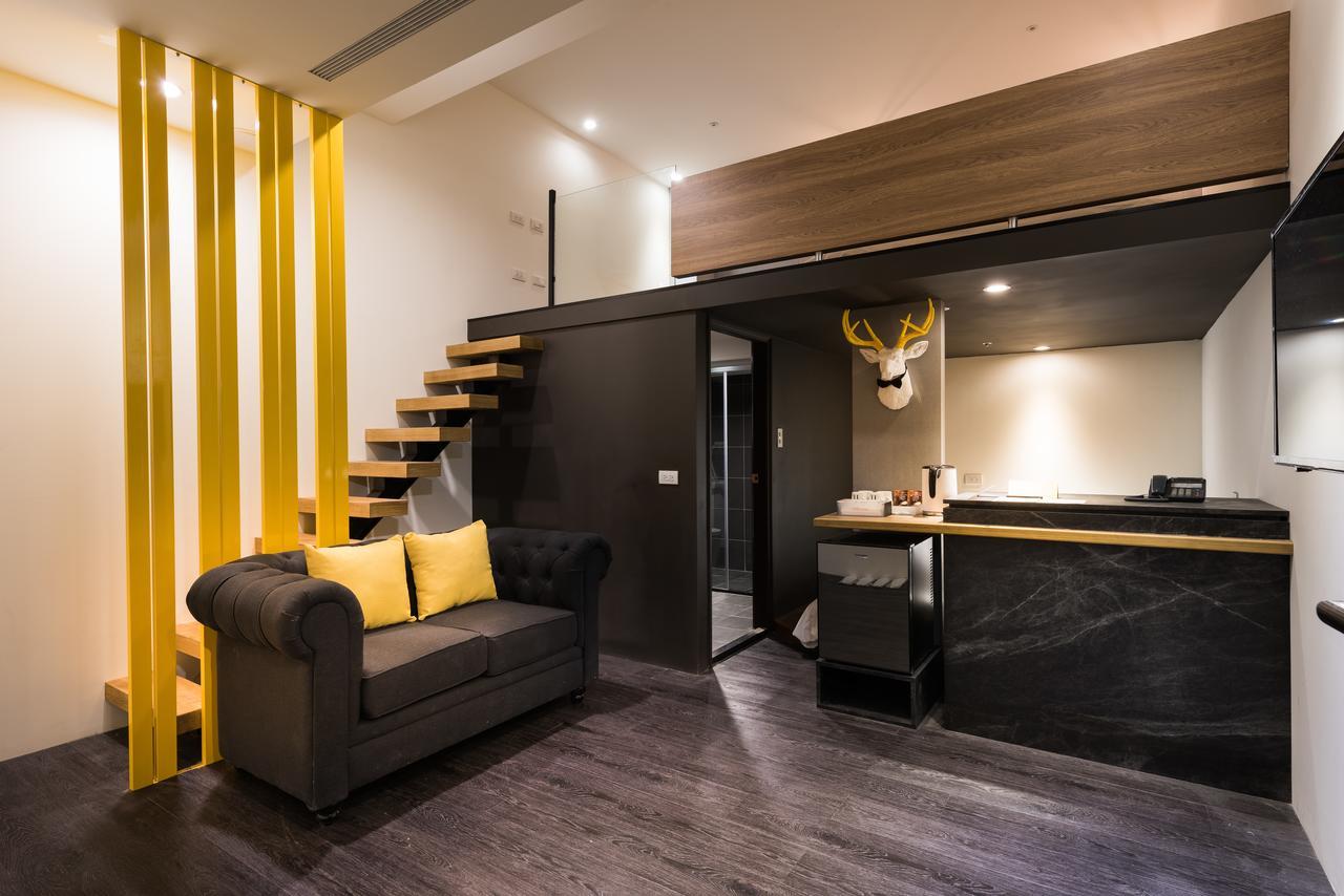 Hotel Half Taichung Exterior photo