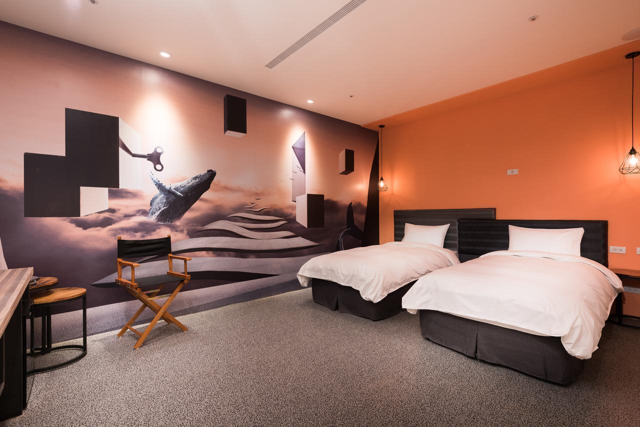 Hotel Half Taichung Exterior photo