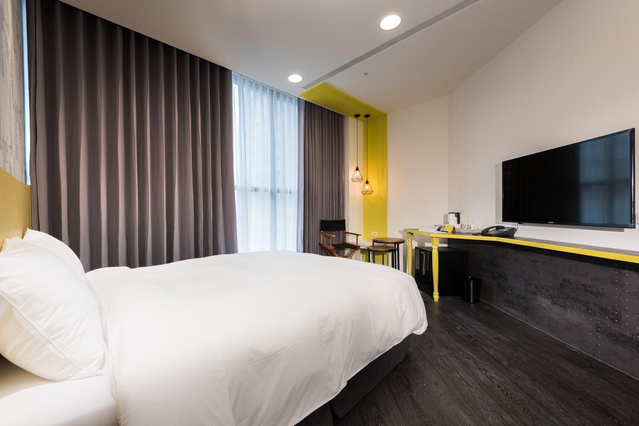 Hotel Half Taichung Exterior photo