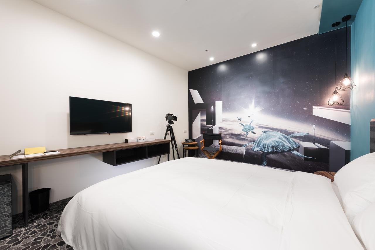 Hotel Half Taichung Exterior photo