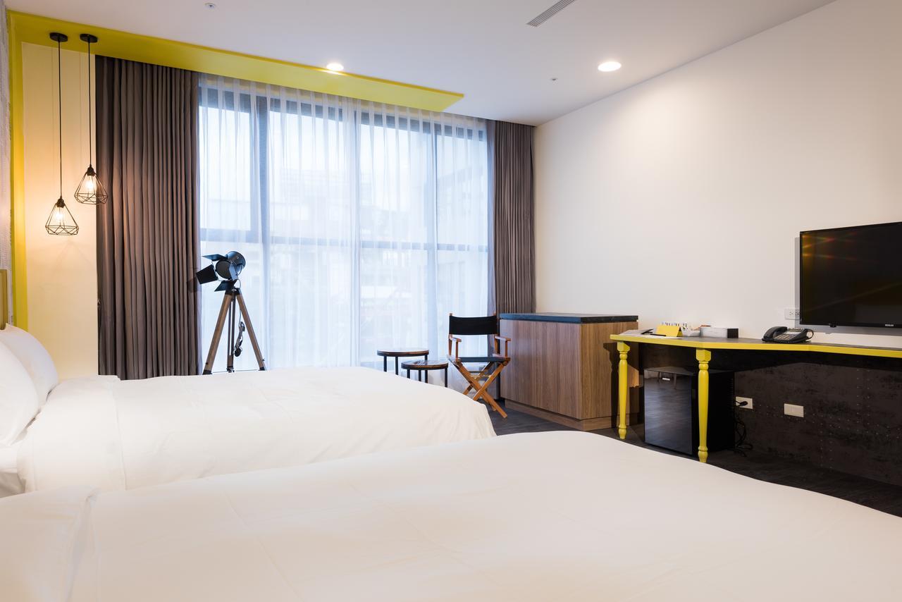 Hotel Half Taichung Exterior photo