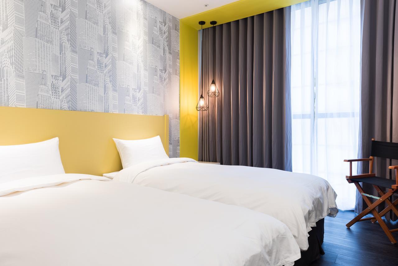 Hotel Half Taichung Exterior photo