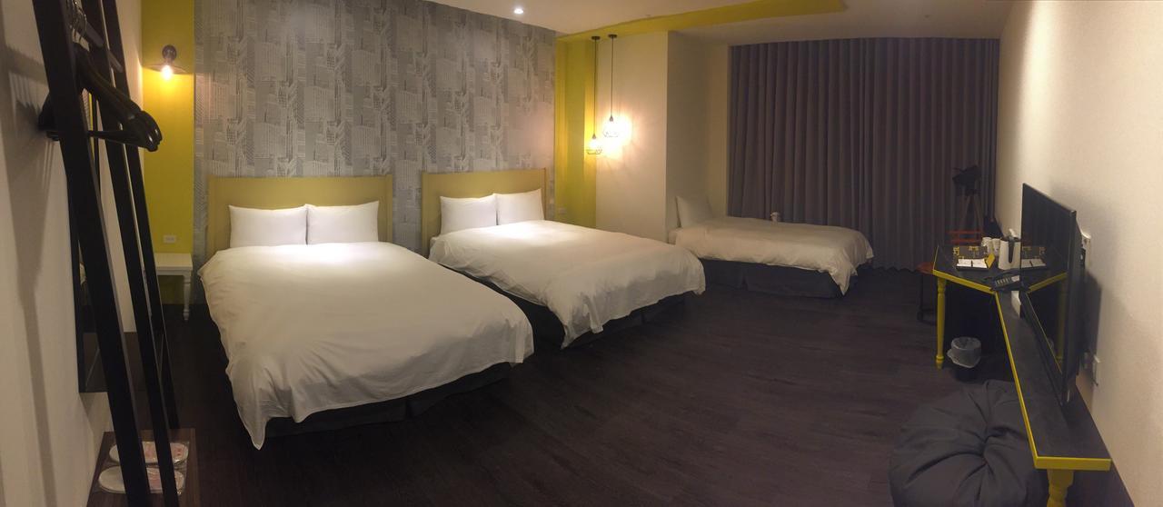 Hotel Half Taichung Exterior photo